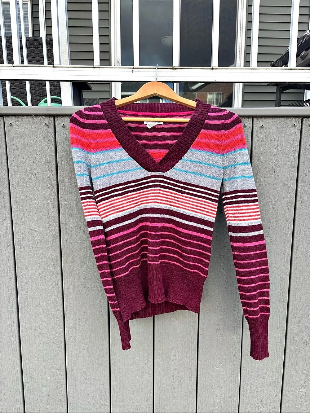 💗 Y2K Aeropostale Striped V-Neck Knit Sweater